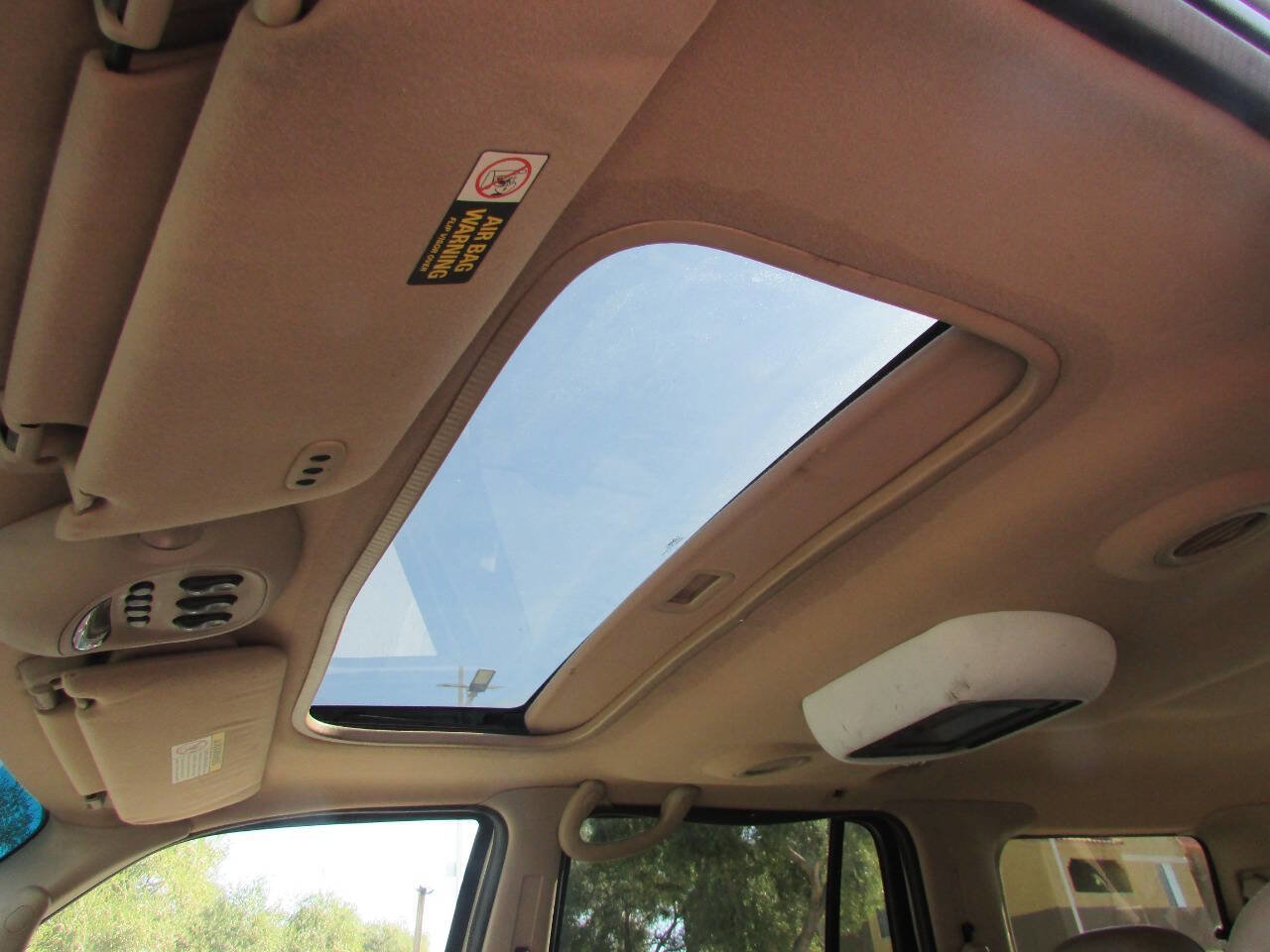 Used 2000 Lincoln Navigator 2WD image 19