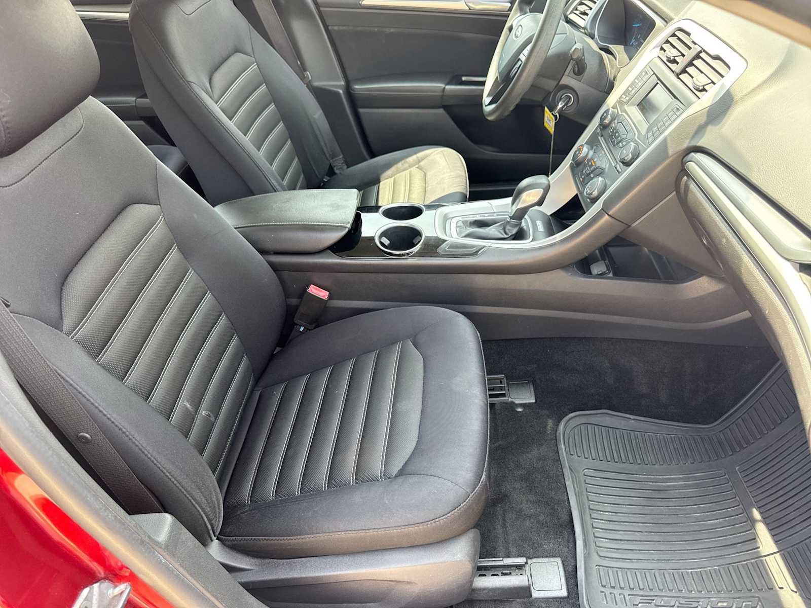 Used 2013 Ford Fusion SE FWD image 19
