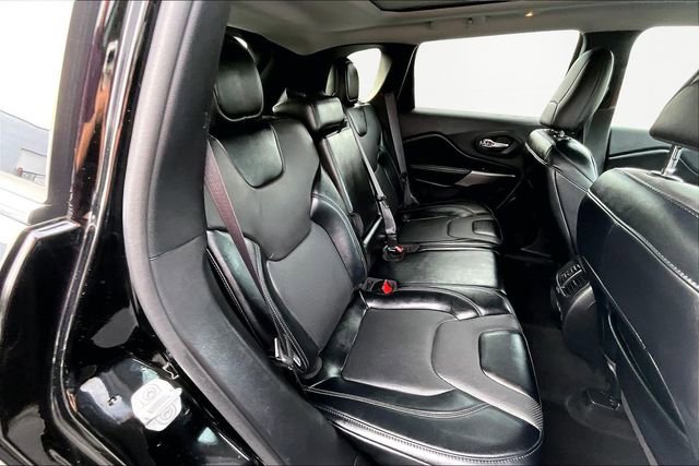 Used 2022 Jeep Cherokee Limited image 17