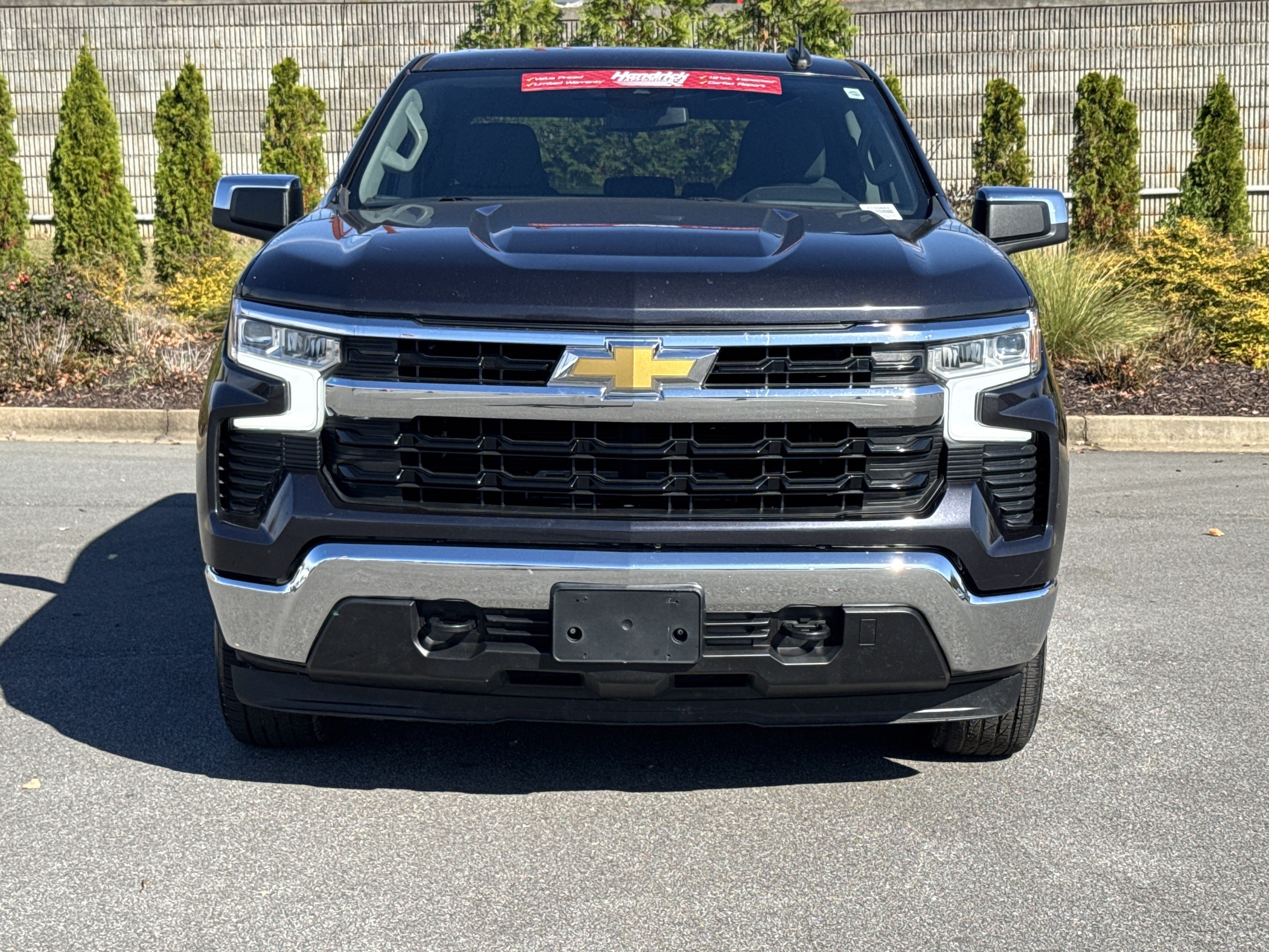 Used 2022 Chevrolet Silverado 1500 LT image 3