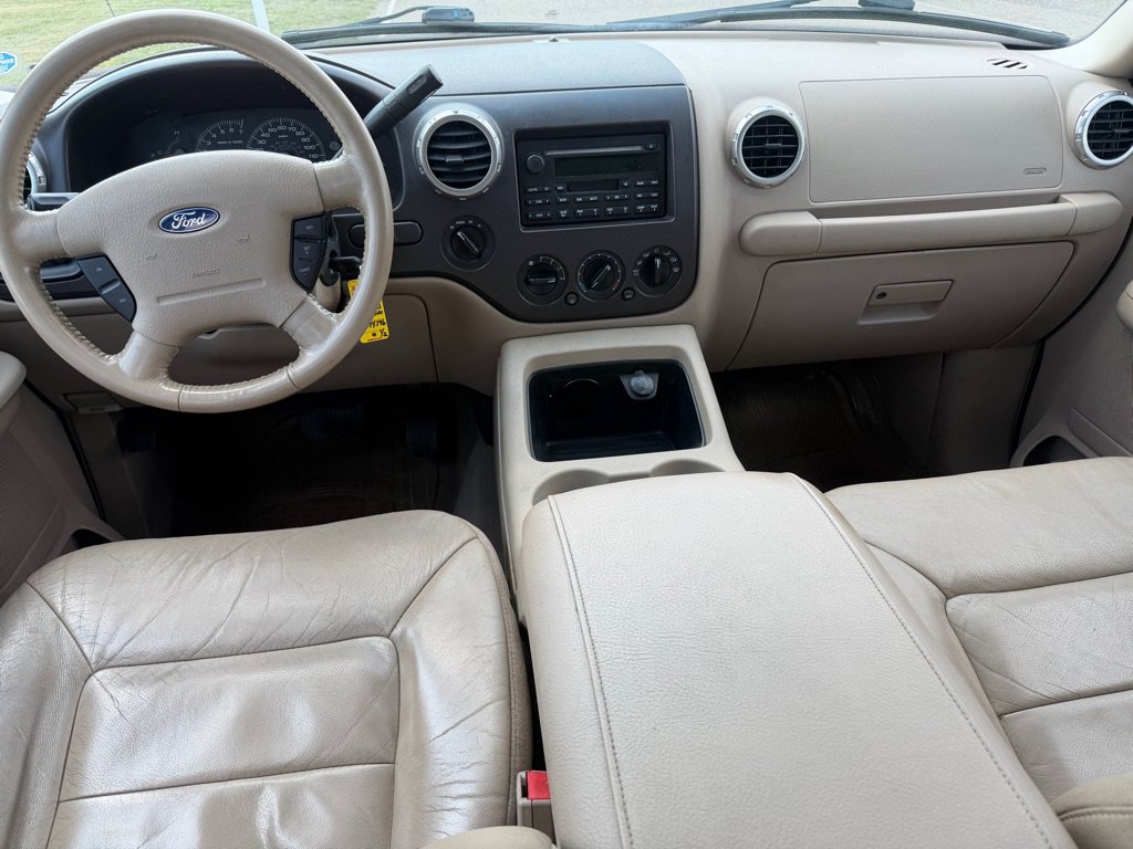 Used 2003 Ford Expedition XLT AWD/4WD image 10