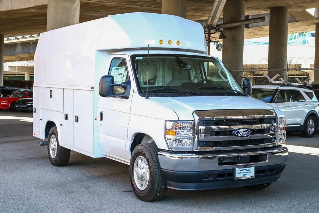 New 2026 Ford E-350 and Econoline 350 Super Duty w/ Power Equipment Group RWD image 4