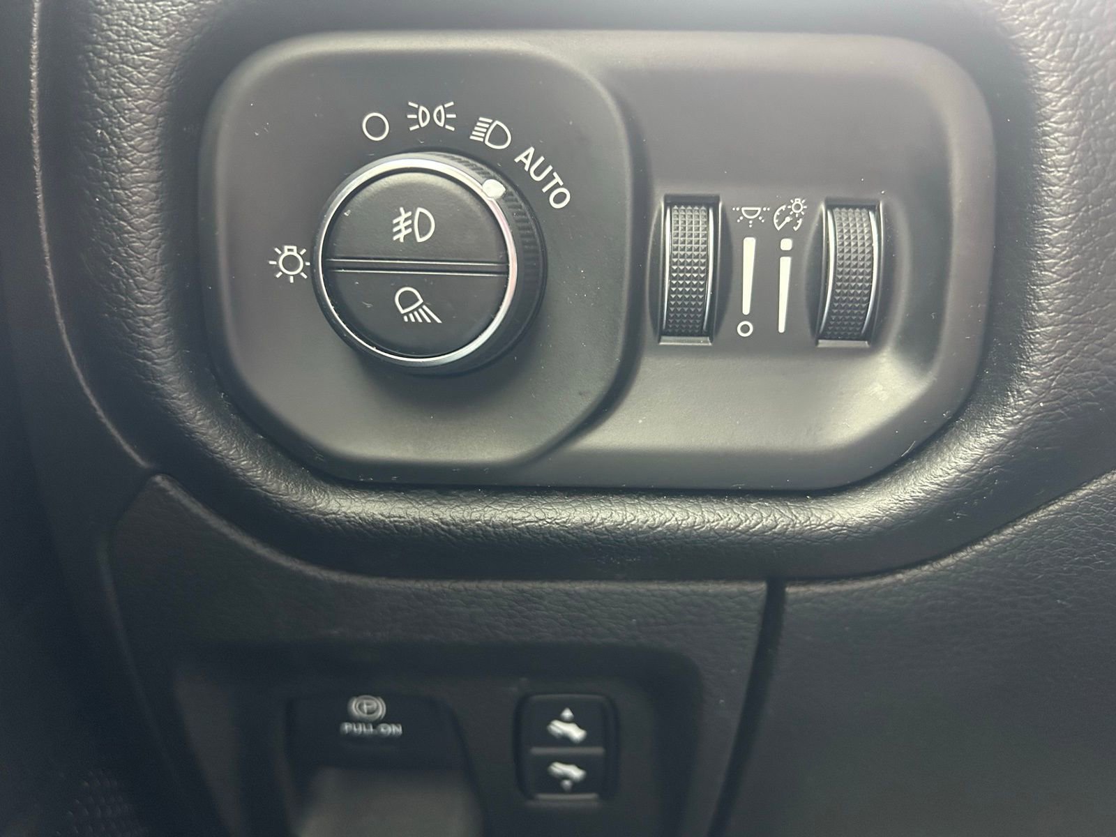 Used 2019 RAM 1500 Big Horn image 15