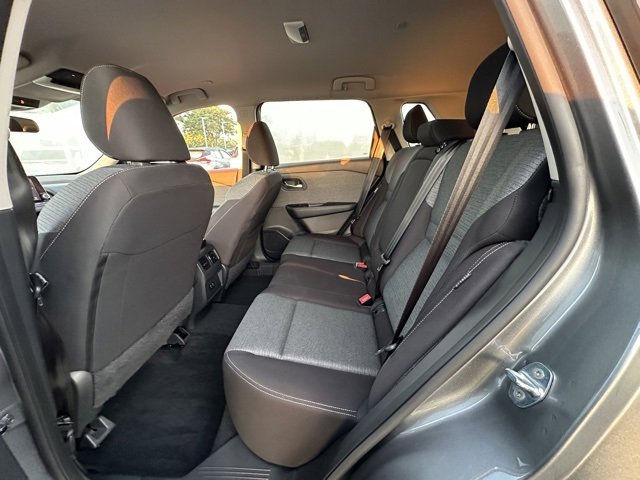 Used 2023 Nissan Rogue SV image 24