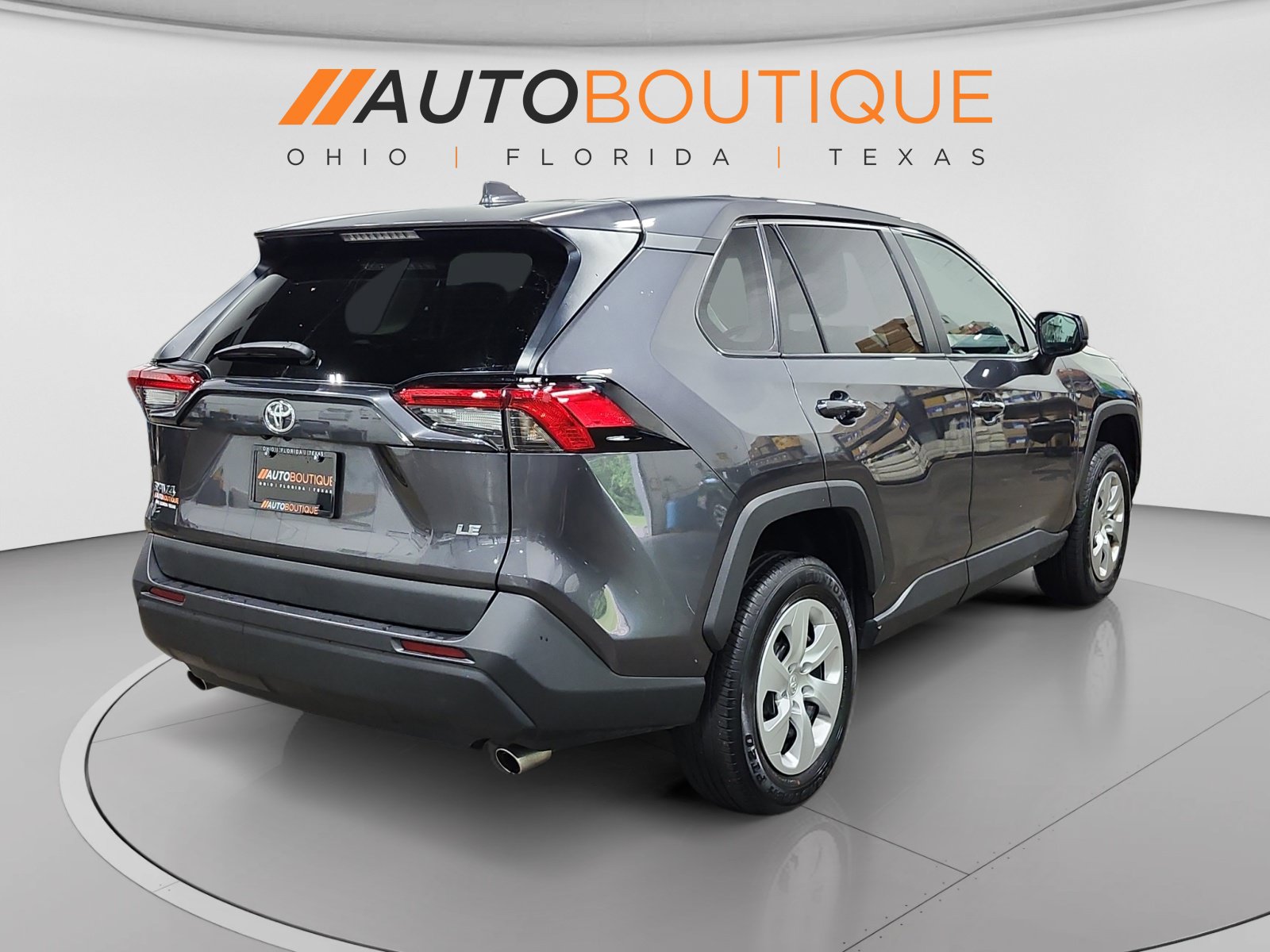 Used 2023 Toyota RAV4 LE FWD image 5