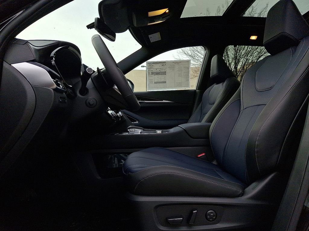 New 2026 INFINITI QX60 Sport image 9