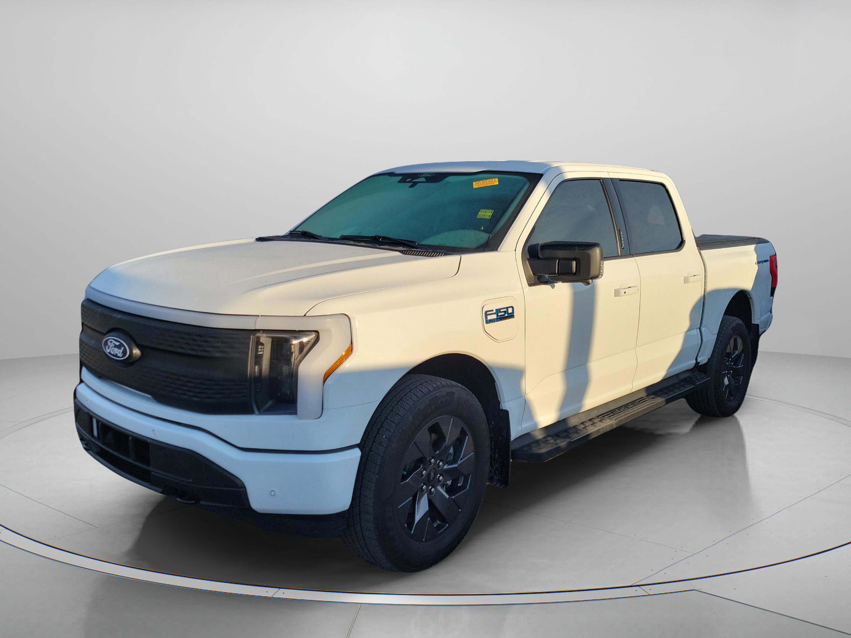 Used 2024 Ford F150 Lightning Flash image 2