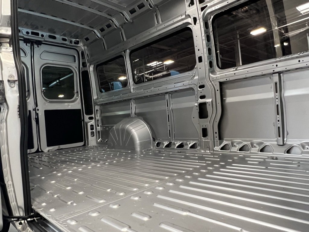 Used 2025 RAM ProMaster 3500 w/ Storage Group image 28