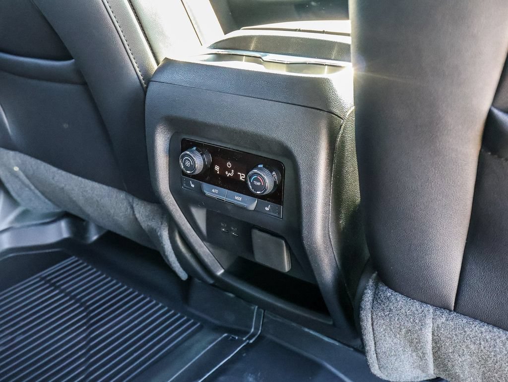 New 2026 Chevrolet Traverse RS w/ LPO, Floor Liner Package FWD image 23