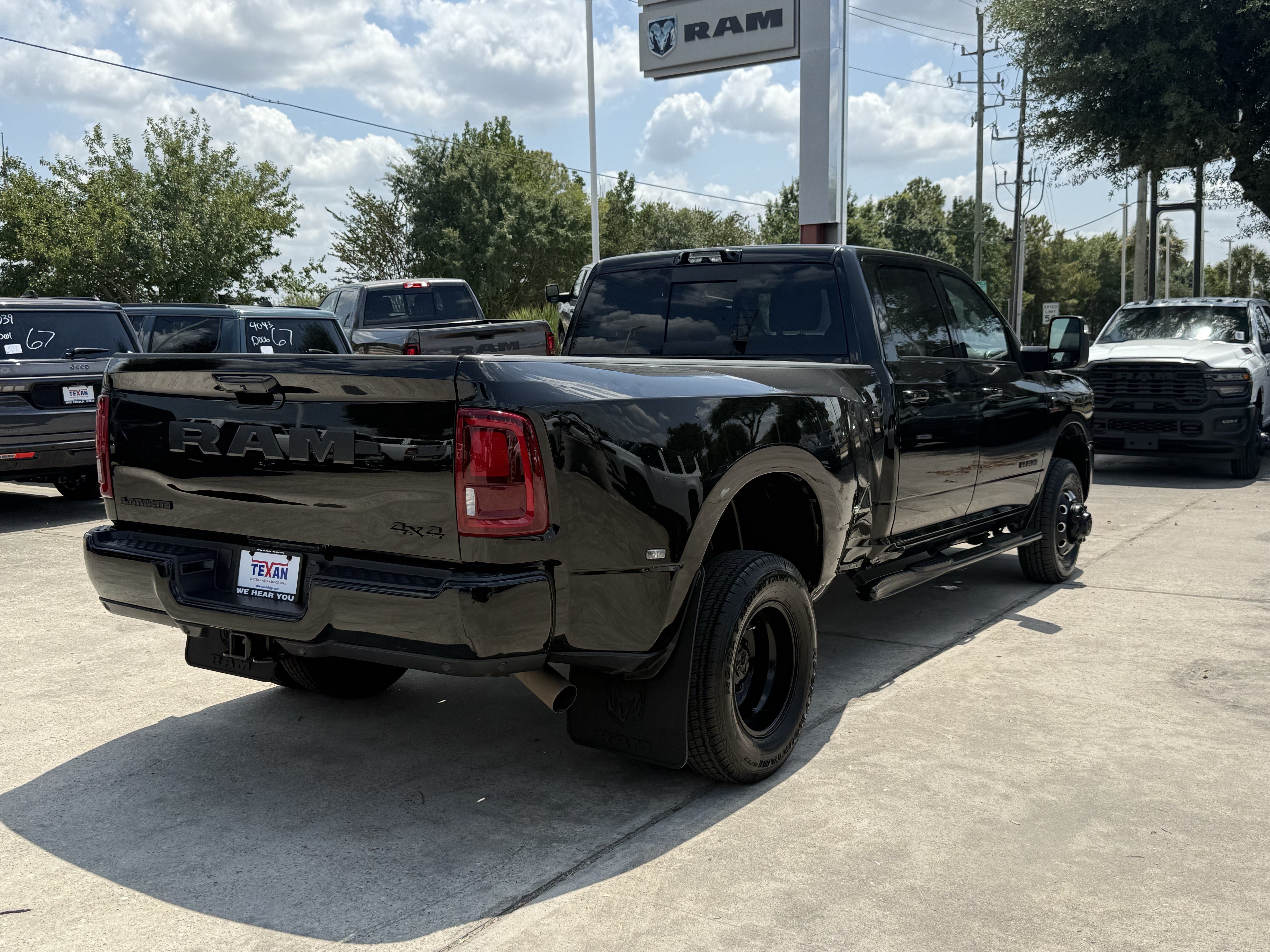 Used 2025 RAM 3500 Laramie w/ Night Edition AWD/4WD image 5