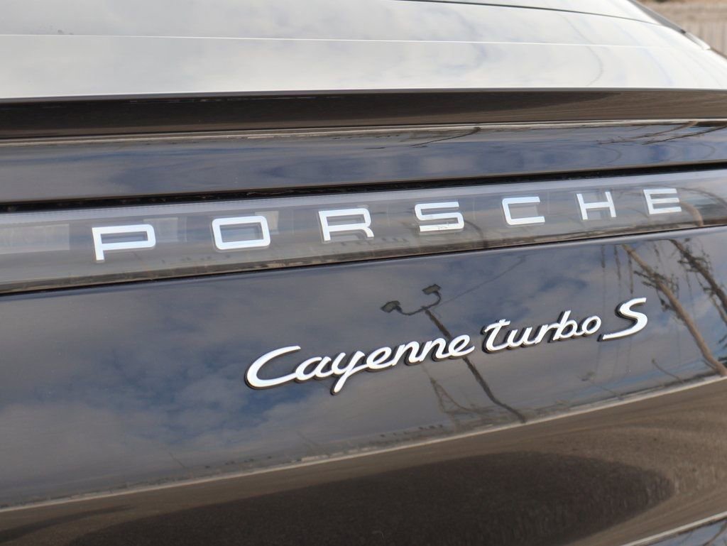 Certified 2023 Porsche Cayenne Turbo S AWD/4WD image 6