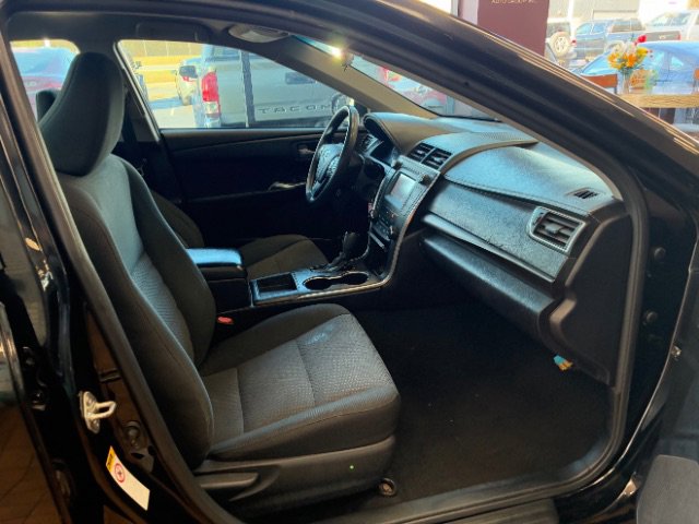 Used 2017 Toyota Camry LE image 8