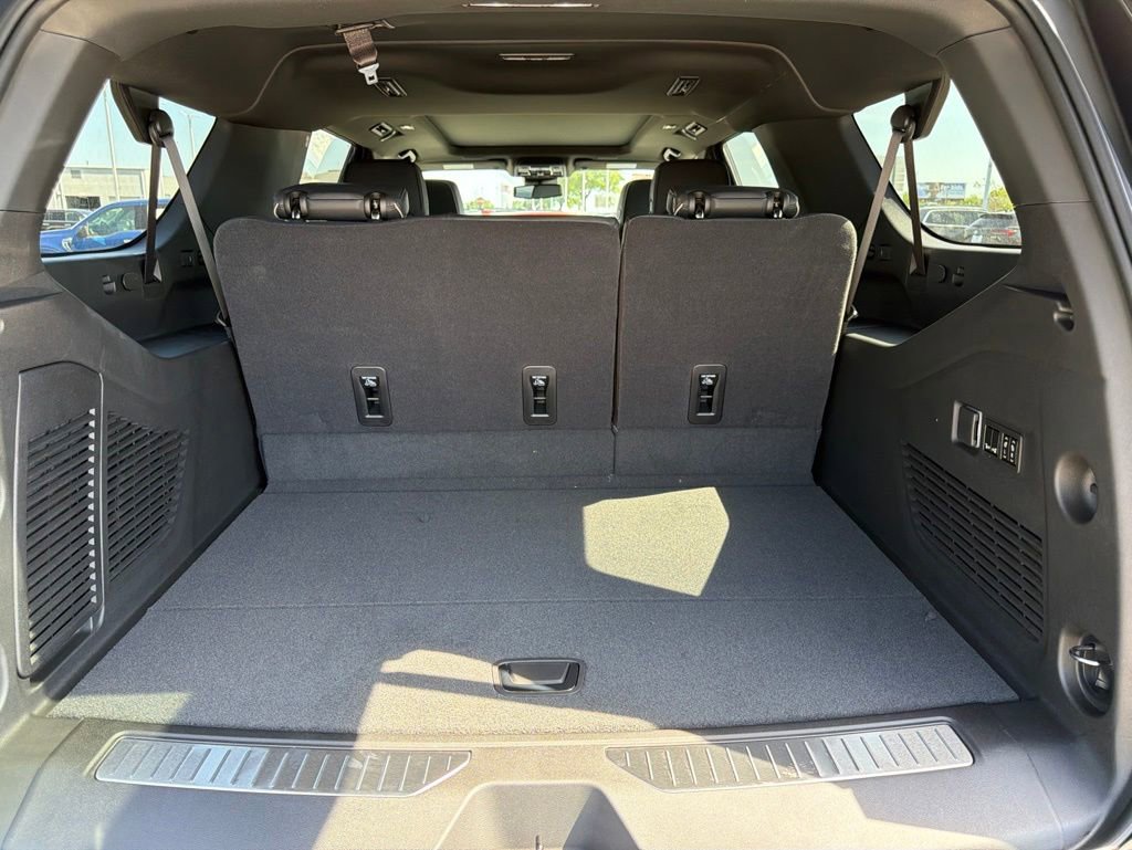 New 2026 Chevrolet Suburban Premier w/ Sun And Tow Package AWD/4WD image 12