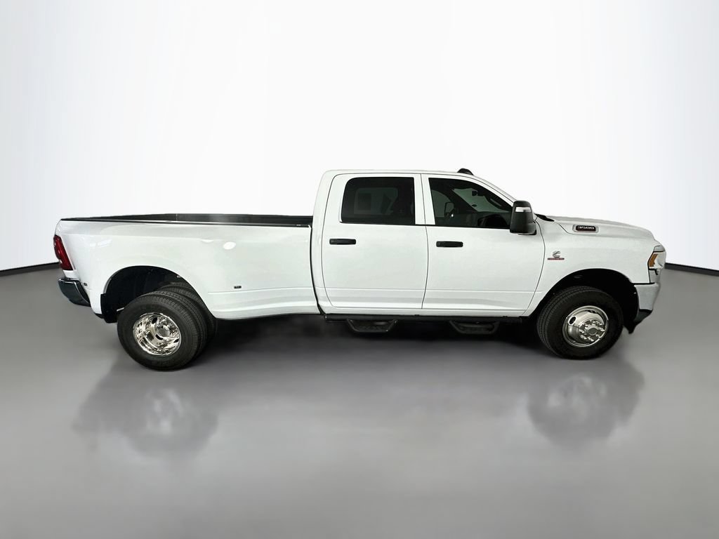 Used 2024 RAM 3500 Tradesman w/ Chrome Appearance Group AWD/4WD image 9