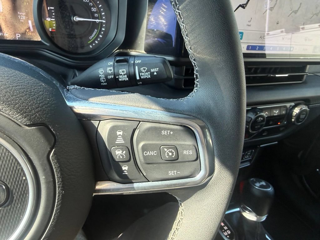 Used 2025 Jeep Wrangler Unlimited Sahara AWD/4WD image 23