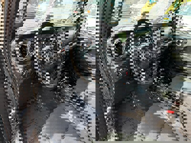 Used 2022 Jeep Gladiator Sport image 17