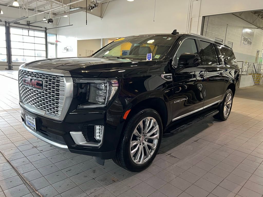 Used 2024 GMC Yukon XL Denali image 4