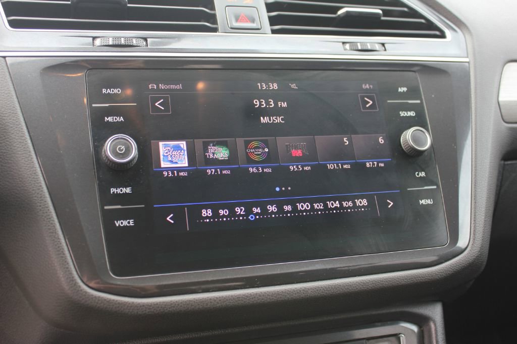 Used 2019 Volkswagen Tiguan SE image 18