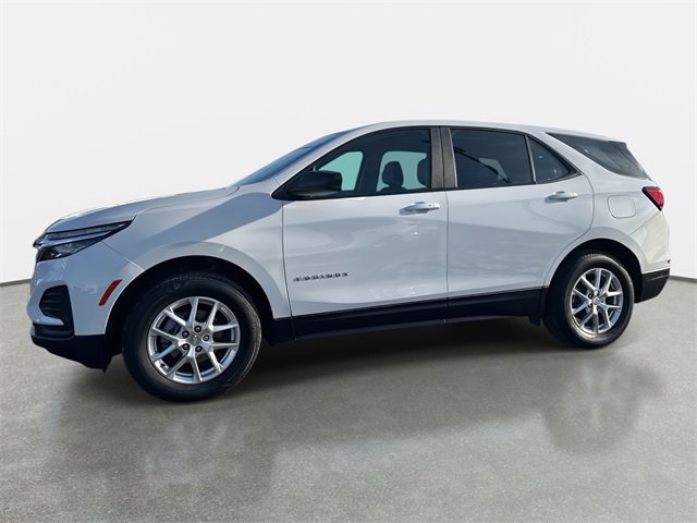 Used 2023 Chevrolet Equinox LS image 2