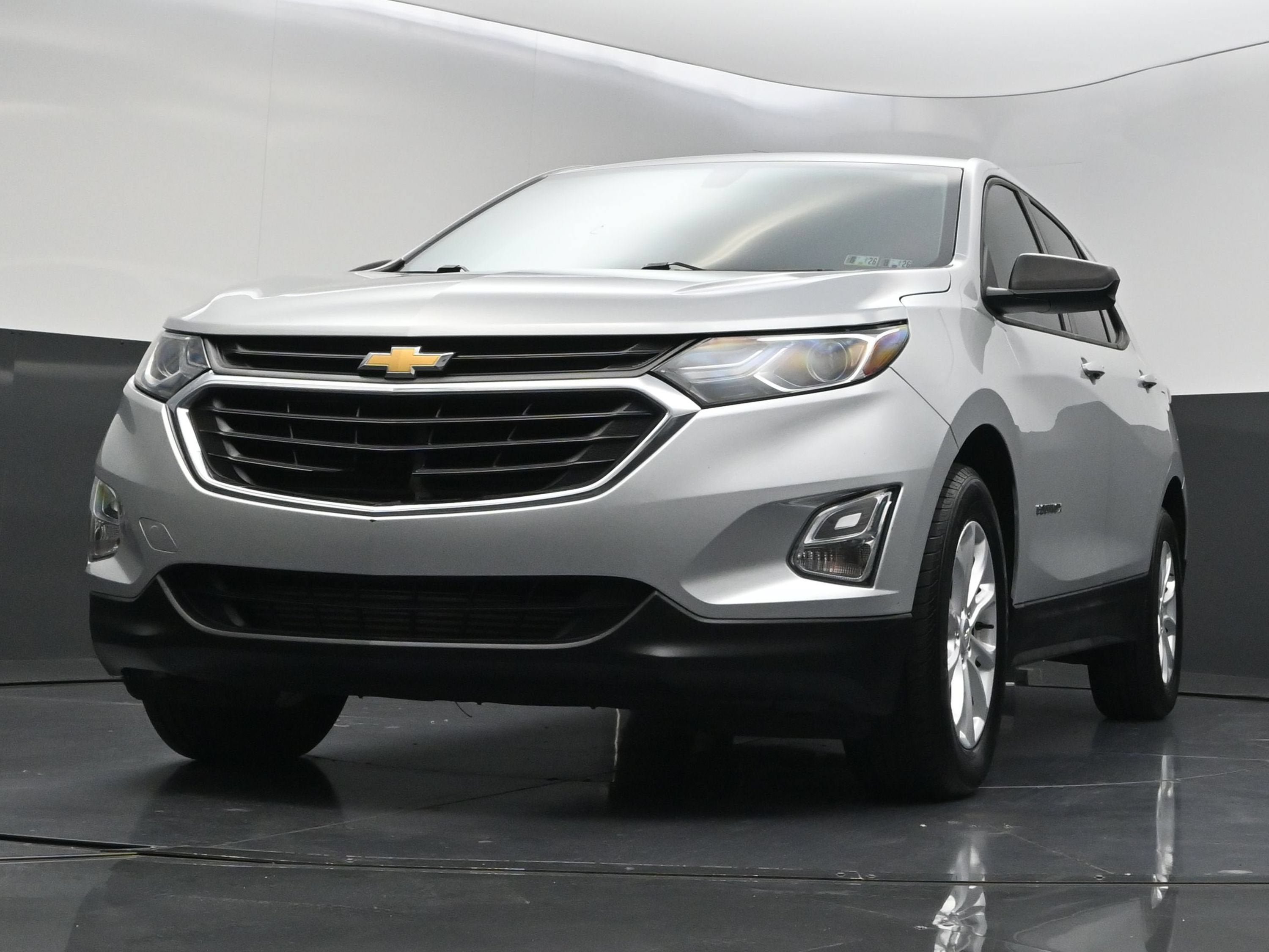 Used 2018 Chevrolet Equinox LS FWD image 37