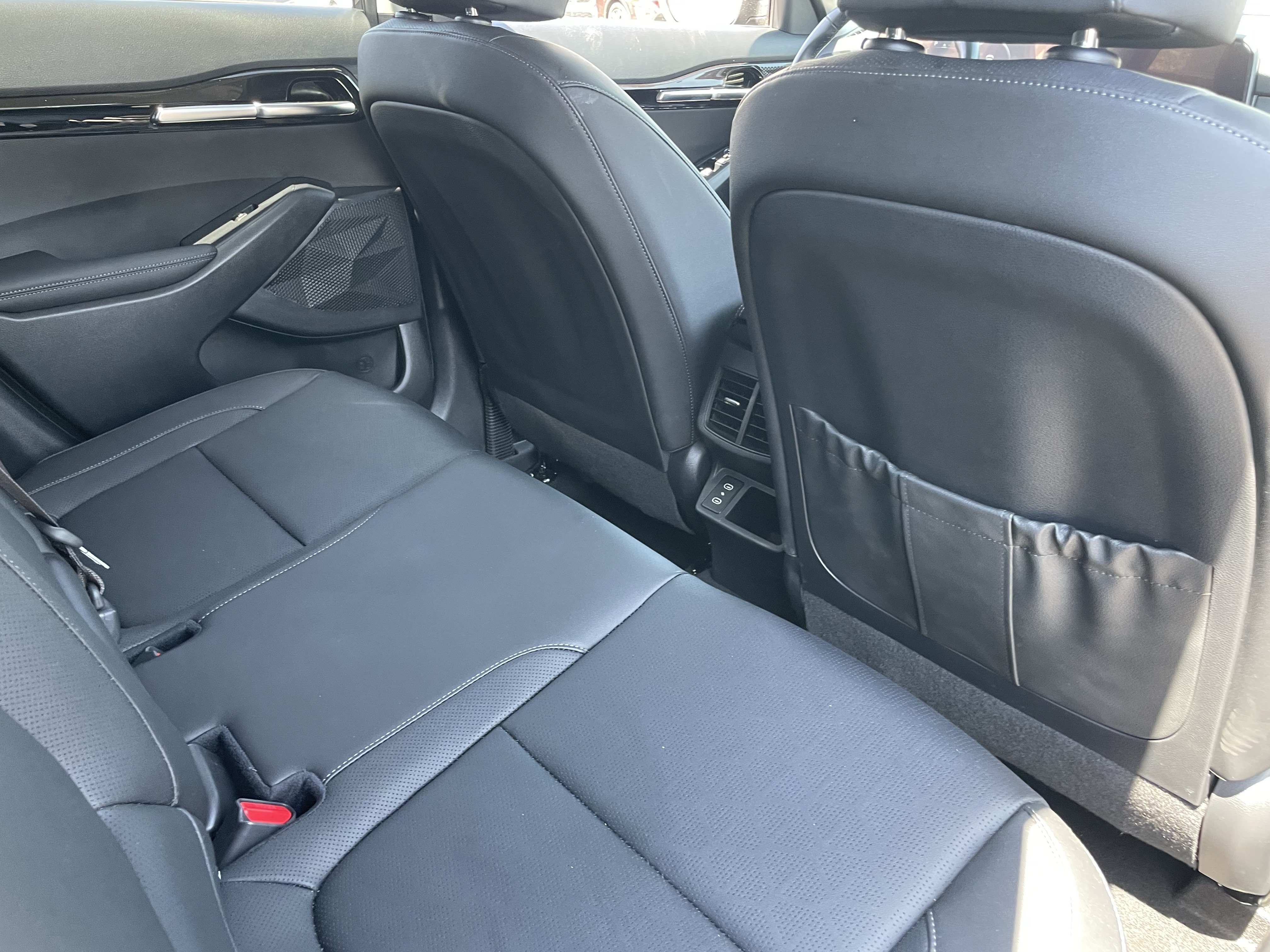 Certified 2025 Kia Seltos EX w/ EX Sunroof Package FWD image 11