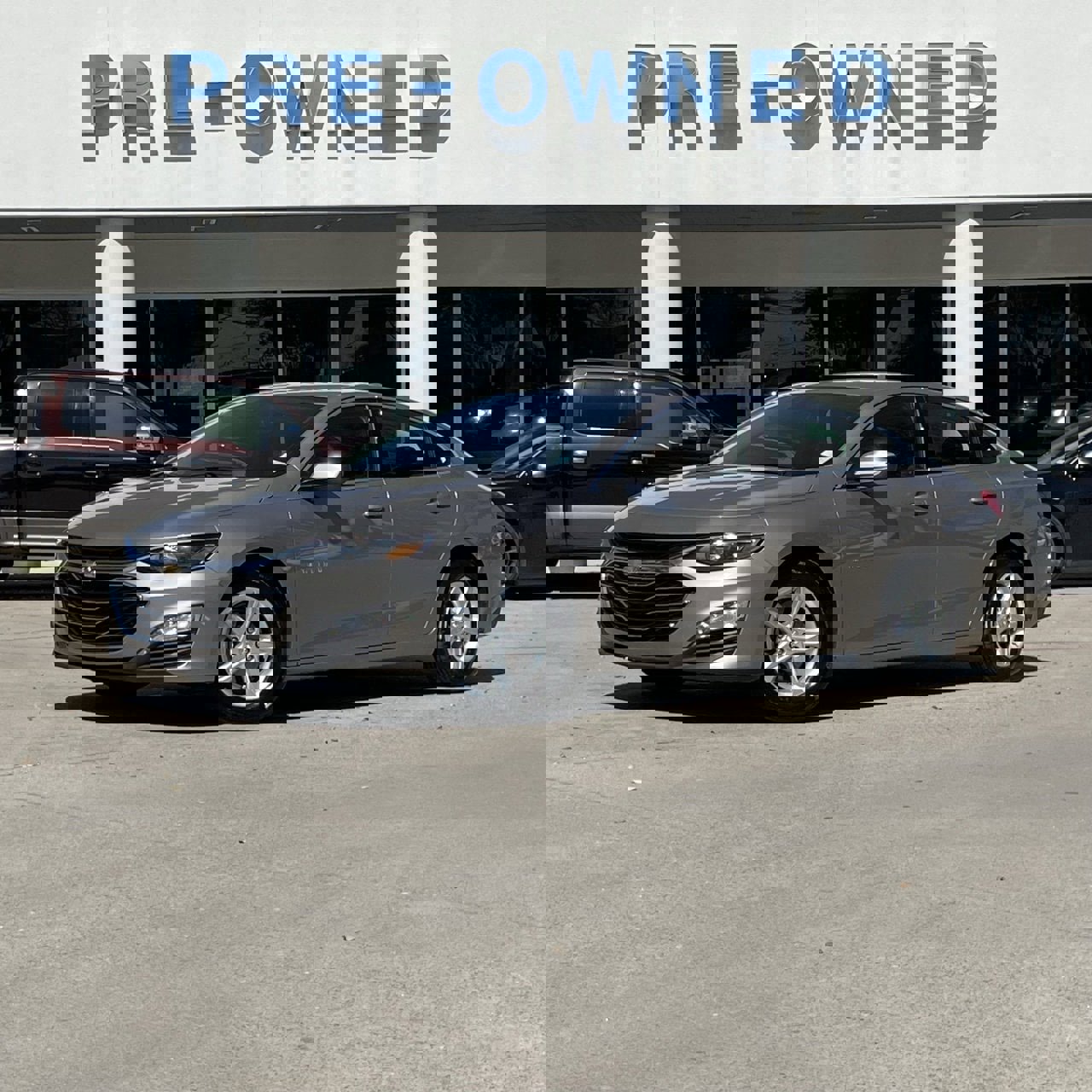 Used 2024 Chevrolet Malibu LT image 2