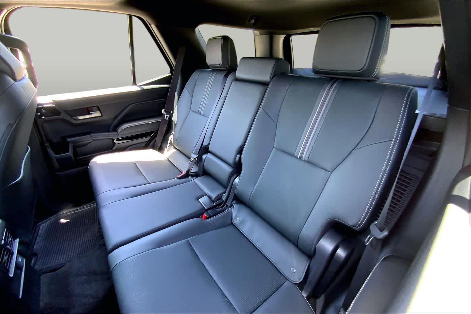 Used 2025 Toyota 4Runner Limited AWD/4WD image 21