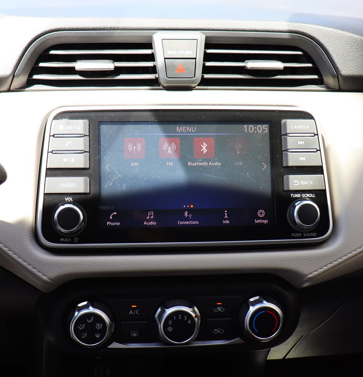 Used 2021 Nissan Versa SV FWD image 47
