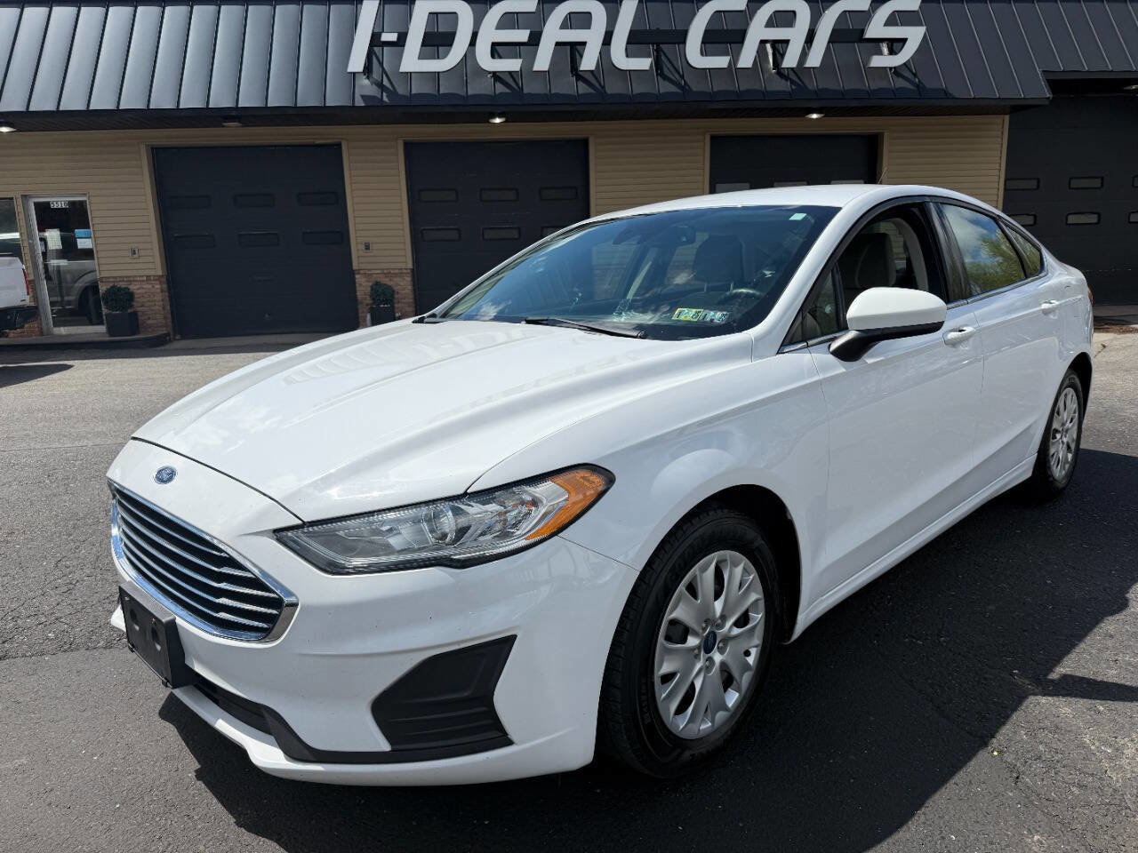 Used 2019 Ford Fusion S image 1