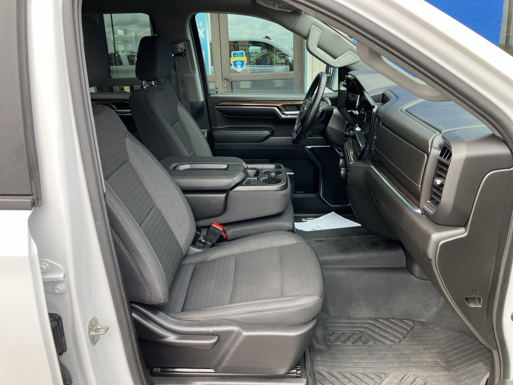 Used 2024 Chevrolet Silverado 1500 LT AWD/4WD image 11