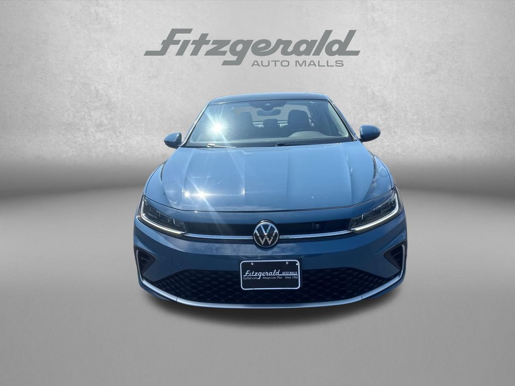 Used 2025 Volkswagen Jetta SE FWD image 10
