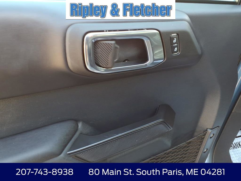 Used 2025 Ford Bronco Outer Banks image 12