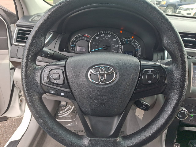 Used 2015 Toyota Camry LE FWD image 19