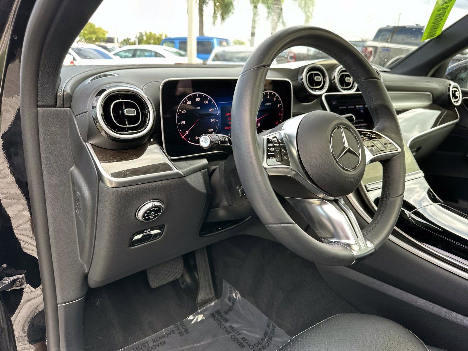 Used 2025 Mercedes-Benz GLC 300 image 20