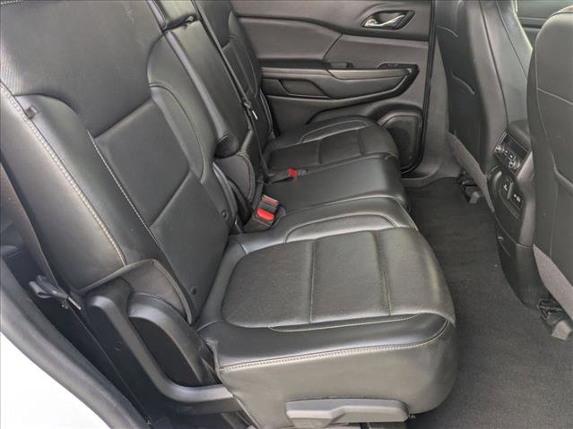 Used 2023 GMC Acadia SLT image 21