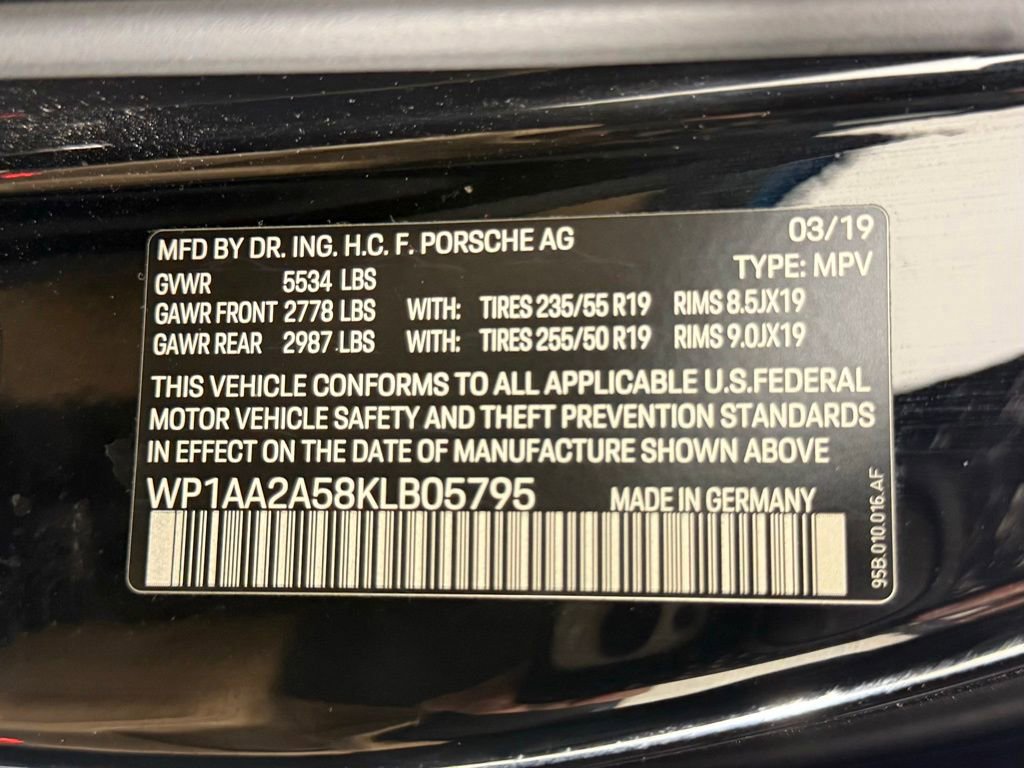 Certified 2019 Porsche Macan AWD/4WD image 29