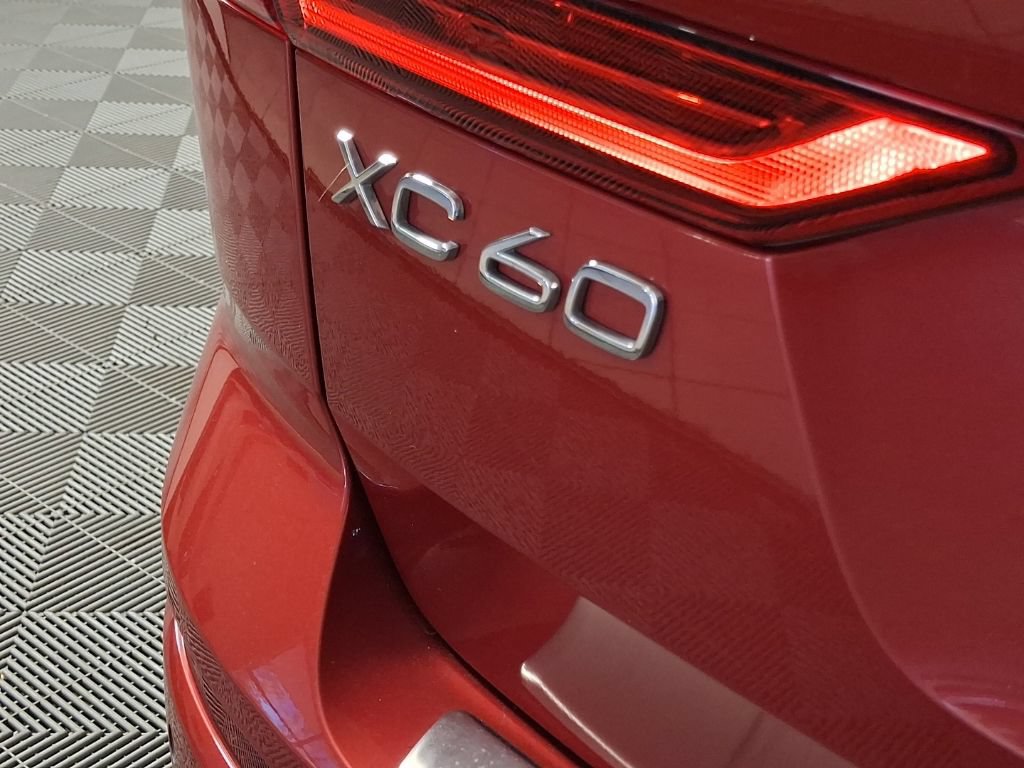 Certified 2025 Volvo XC60 T8 Plus w/ Protection Package Premier AWD/4WD image 13