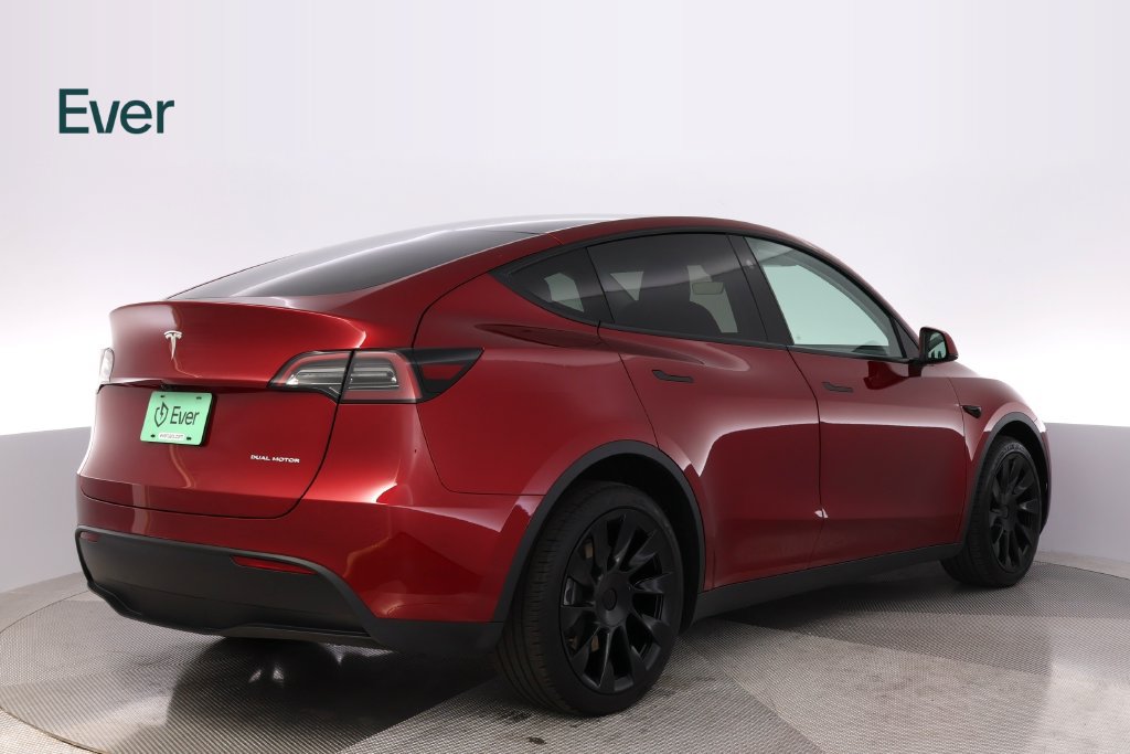 Used 2025 Tesla Model Y Long Range AWD/4WD image 3