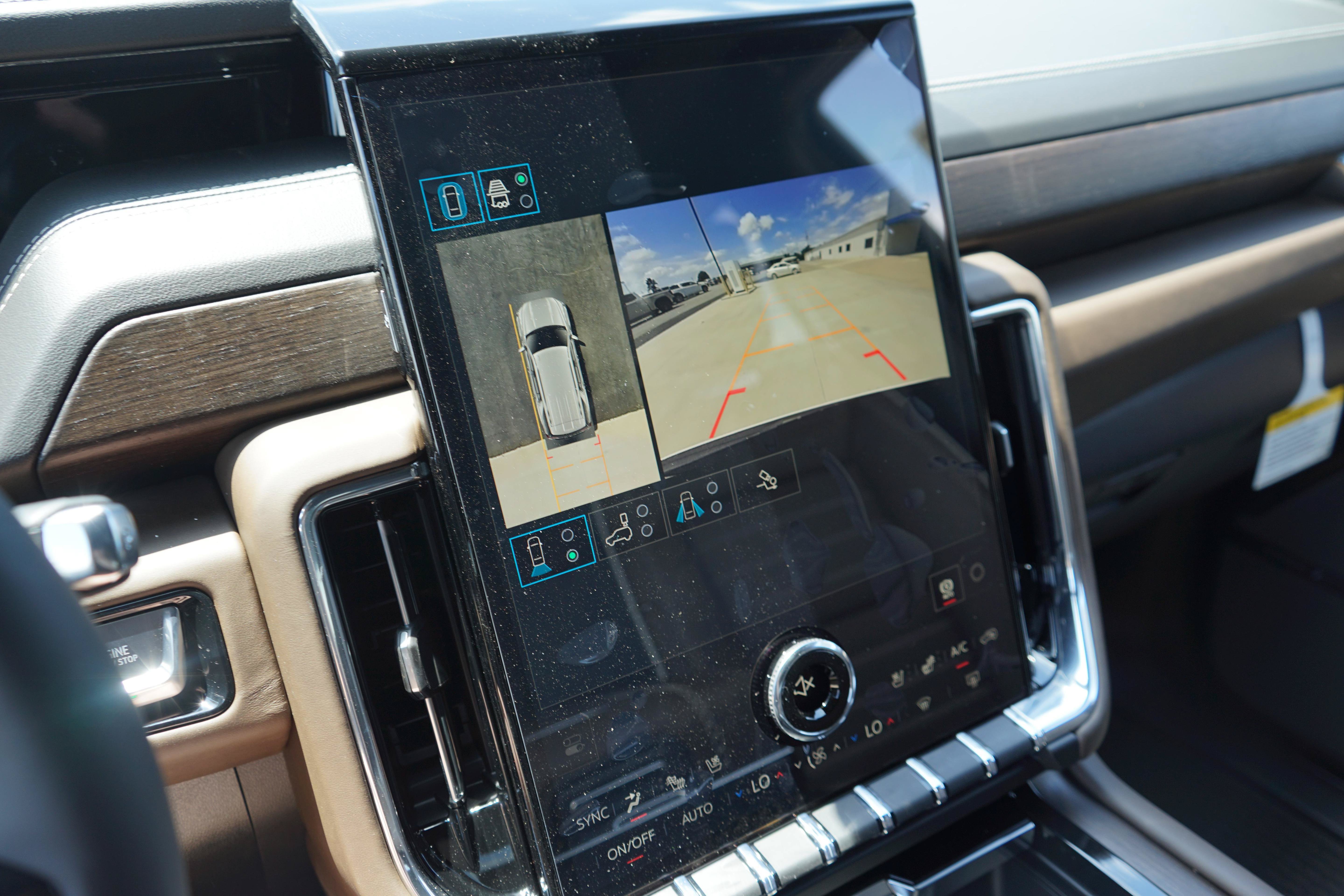 New 2026 GMC Yukon Denali Ultimate AWD/4WD image 15
