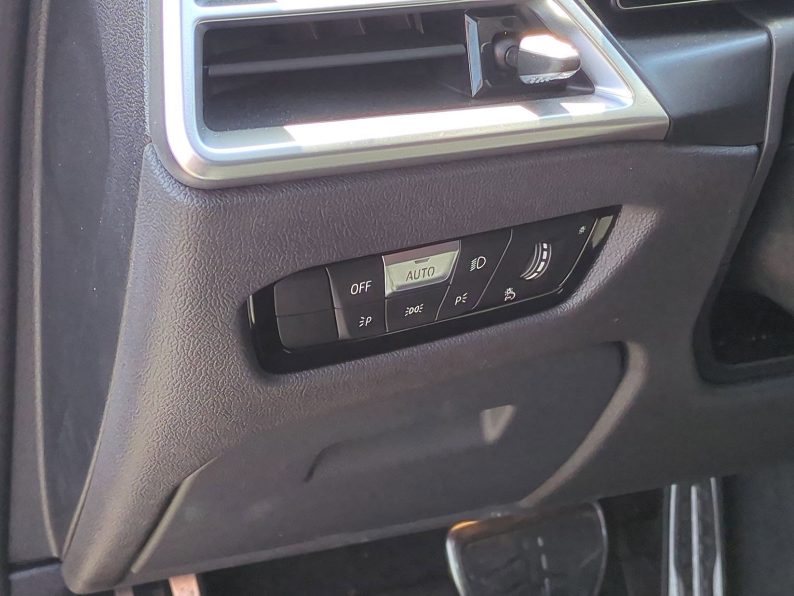 Used 2025 BMW M4 Competition w/ Executive Package image 17