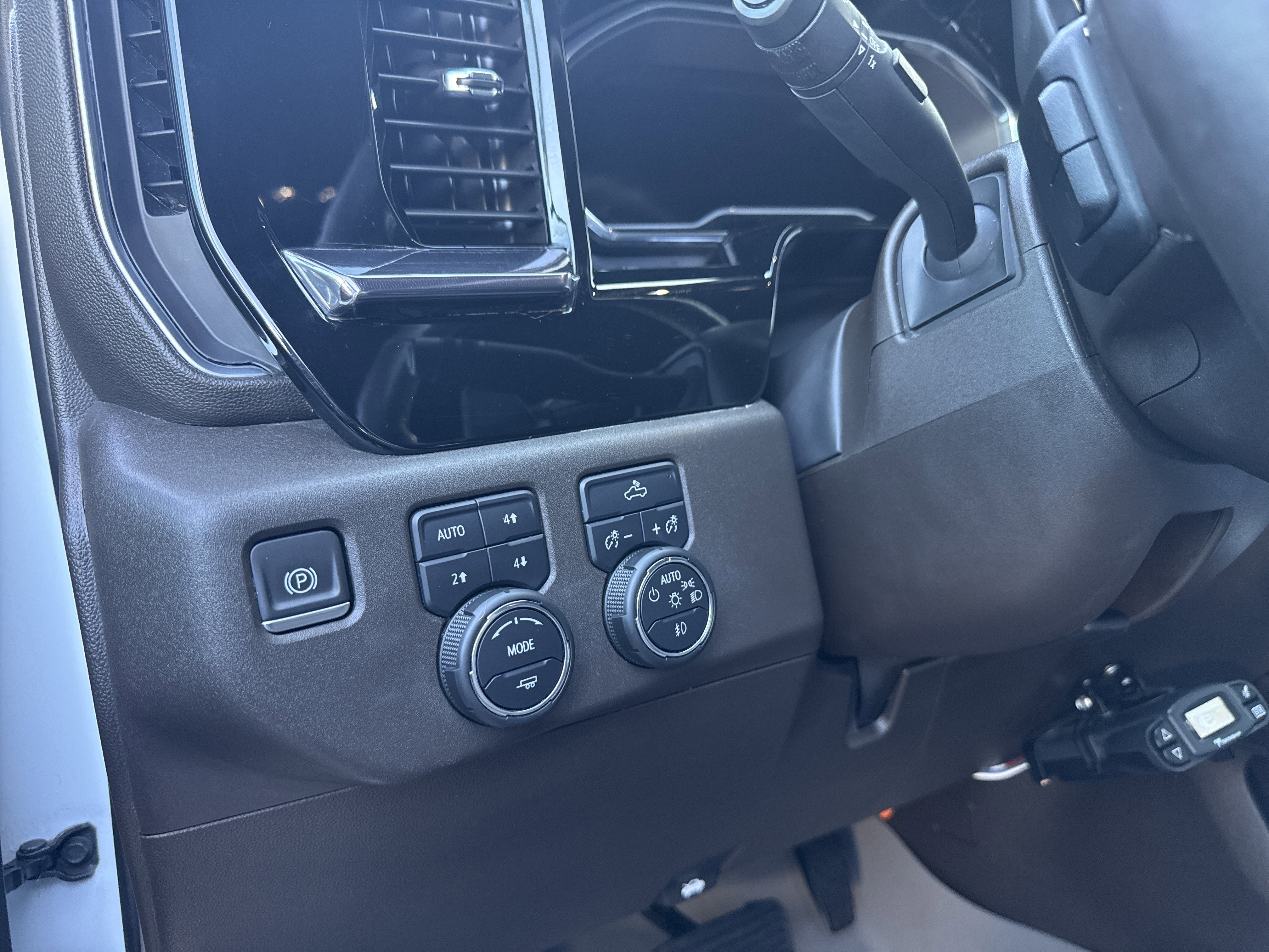 Used 2023 Chevrolet Silverado 1500 RST w/ Z71 Off-Road Package image 19