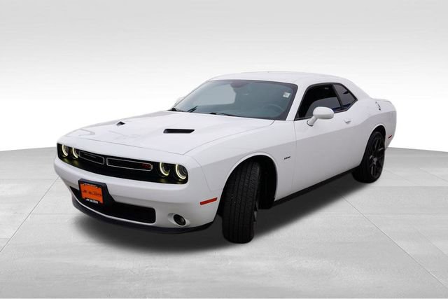 Certified 2016 Dodge Challenger R/T w/ Cold Weather Group image 11