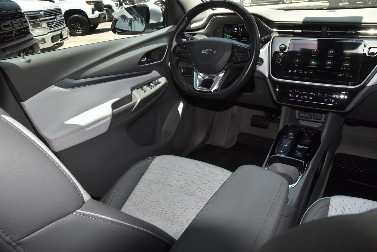 Used 2023 Chevrolet Bolt EUV Premier w/ Sun & Sound Package FWD image 15