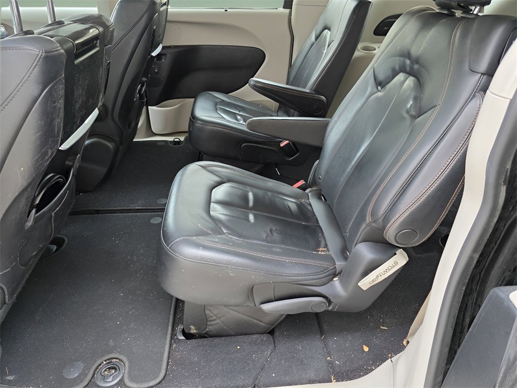 Used 2019 Chrysler Pacifica Touring-L Plus w/ Advanced Safetytec Group image 15