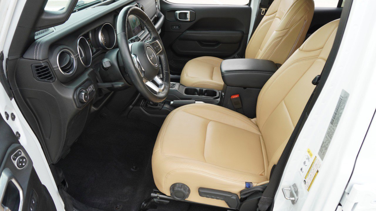 Used 2019 Jeep Wrangler Unlimited Sahara image 15