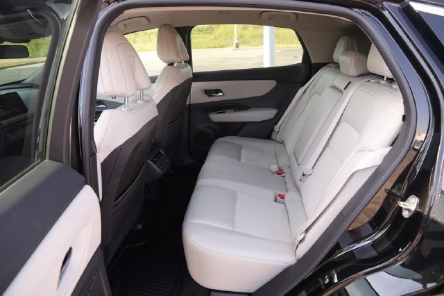 Certified 2023 Nissan Ariya FWD image 8