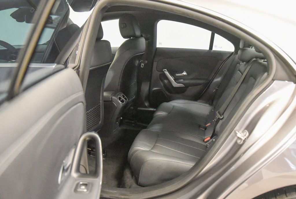 Used 2025 Mercedes-Benz CLA 250 4MATIC image 24