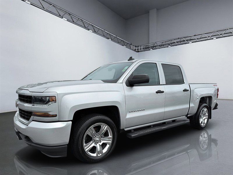 Used 2018 Chevrolet Silverado 1500 Custom w/ Custom Value Package AWD/4WD image 11