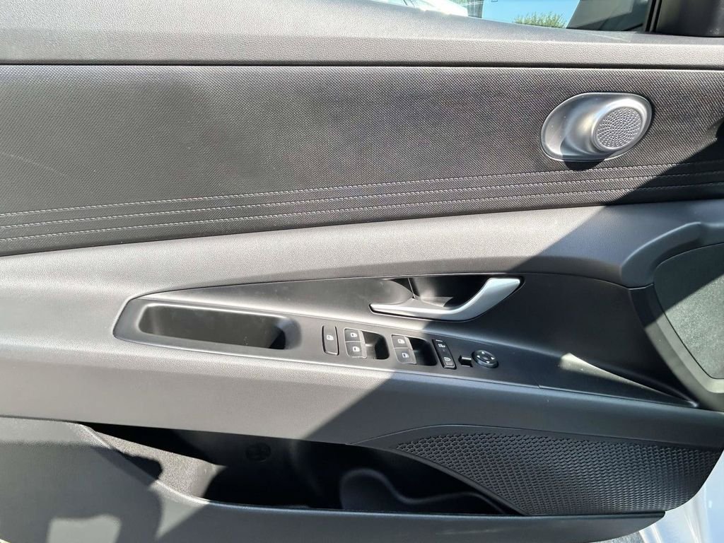New 2026 Hyundai Elantra SE FWD image 15