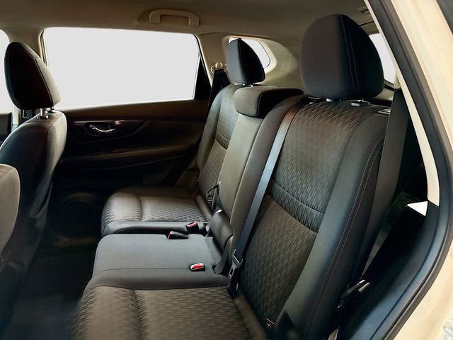 Used 2017 Nissan Rogue S image 22